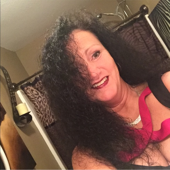 Meet your Posher, Pam - Picture 3 of 4